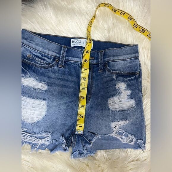 Mudd High rise shortie distressed denim shorts sz 3 - Picture 6 of 7